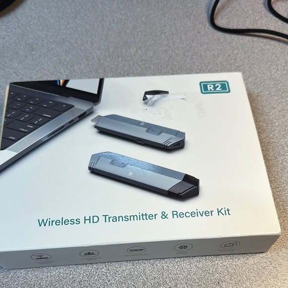 (D3)R2 Wireless HD Transmitter & Receiver Kit - Gray - Picture 2 of 5